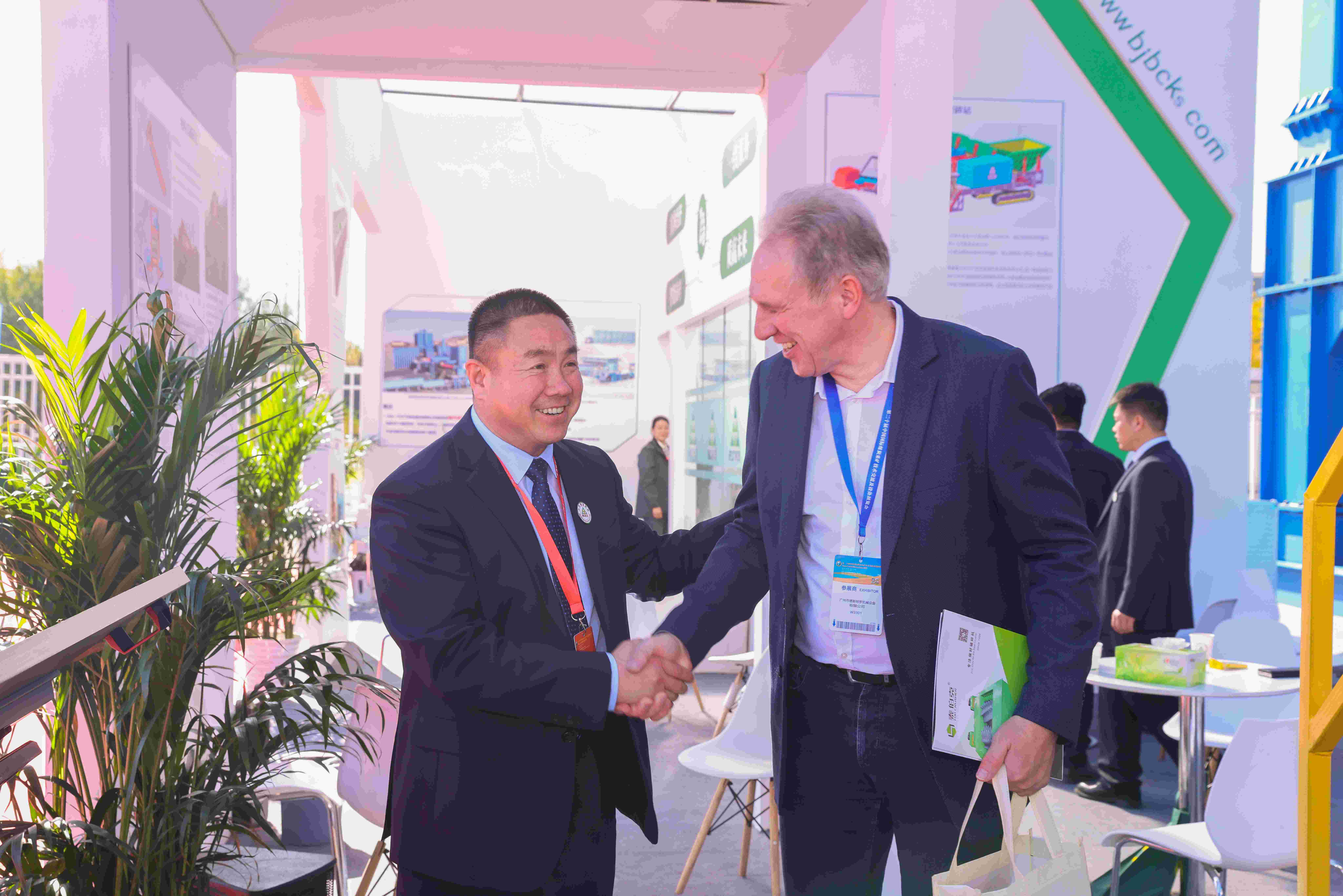 1699516440724689.jpg SZX_5608.jpg